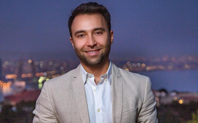 Azad bəzi həmkarlarını tərbiyəsiz adlandırdı