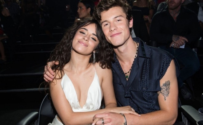 Sevgili olan müğənni ayrılıb