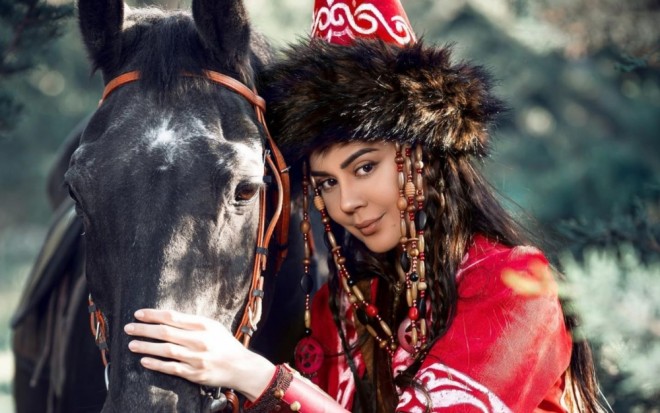 Oksana Türkiyədə serialın çəkilişi zamanı - foto