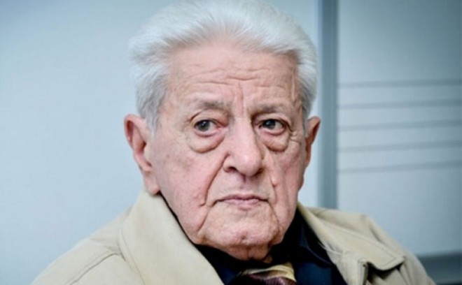 Xalq artistinin ayaqları tutulub