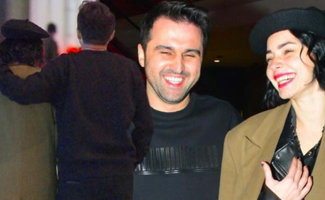 Aktrisa iş adamı ilə qol-qola görüntülənib