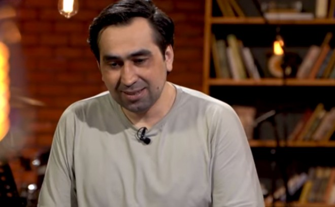 Elton botoksa qarşıdır