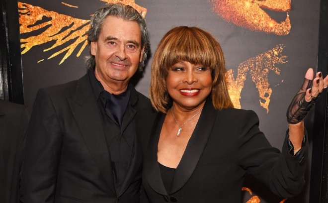 Müğənni İsveçrədə yeni malikanə alıb - foto