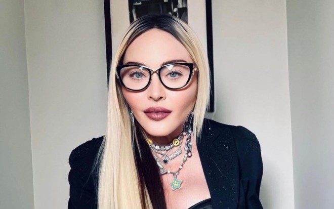 Madonna Ukraynaya yardım göndərməyi xahiş edib