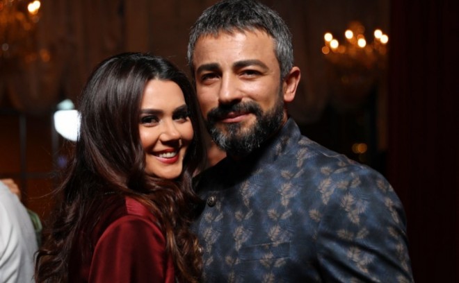 Əri Oksana ilə fotolarını paylaşıb