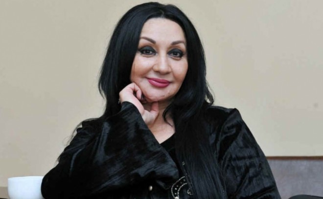 Xalq artisti plastik əməliyyat etdirəcək