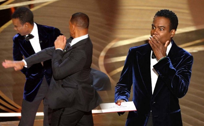 Hollivud ulduzu ona niyə sillə vurub? 