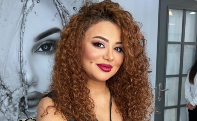 Vəfa uzun buruq saçlarını kəsdirib - foto