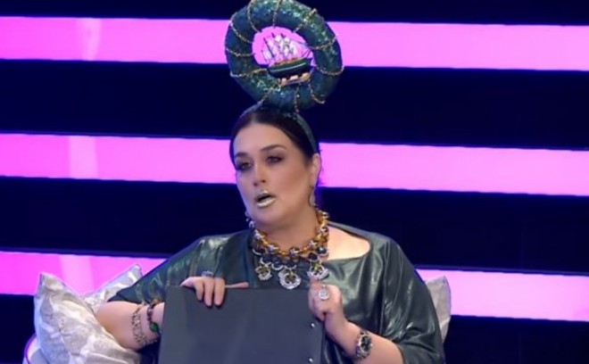 Elza bayağı mahnı ifaçılarını "tarakan" adlandırıb