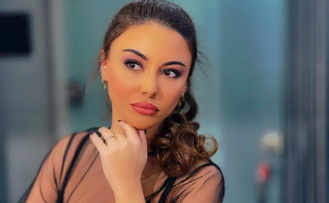 Aysel sevgisiz yaşaya bilmir