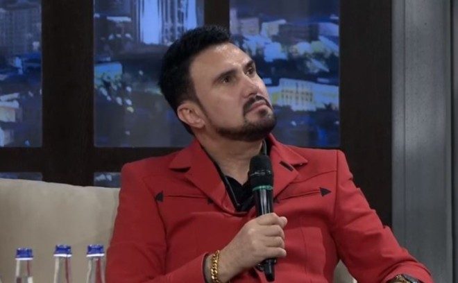 Nadir plastik əməliyyatdan danışıb
