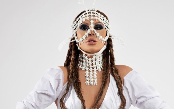 Xalq artisti yeni və fərqli formada - fotosessiya