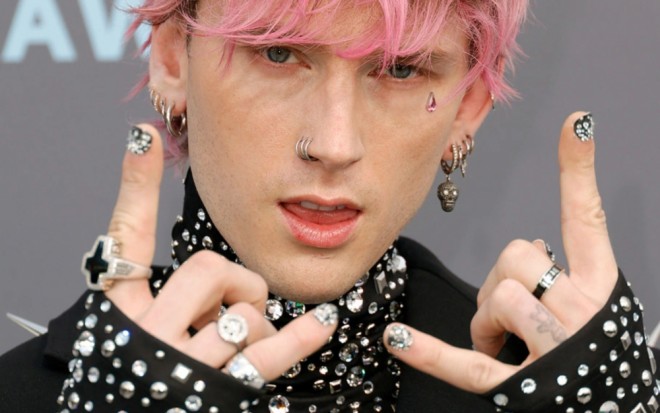 Model manikürü üçün 30 min dollar xərcləyib - foto