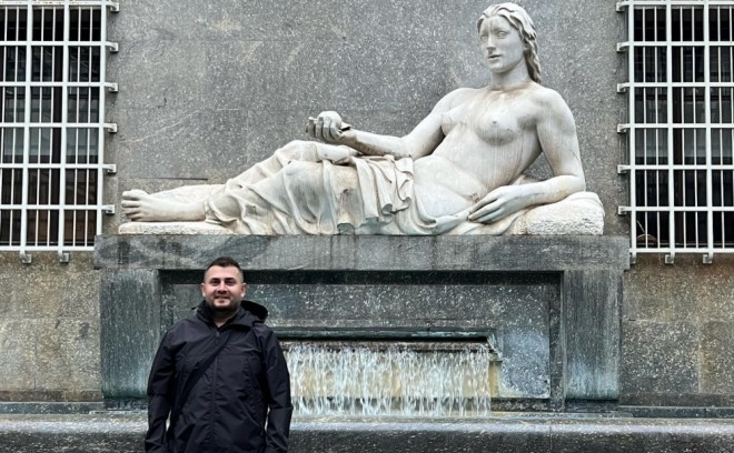 Murad Arif İtaliya gəzintisindən fotolar paylaşıb