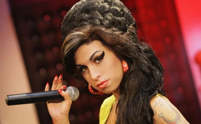 Emi Uaynhausun həyatı film olacaq
