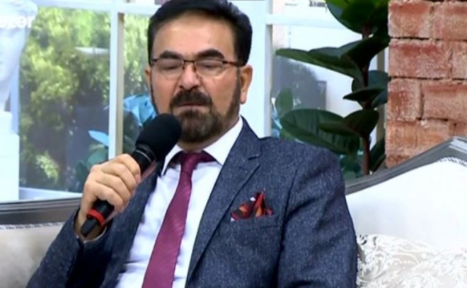 Nadir Çizgi filmlərinə baxanda ağlayır