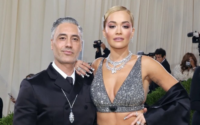 Müğənni-aktrisa rejissor ilə gizli evlənib - foto