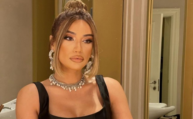 Röya “Yada düşürsən” oxudu