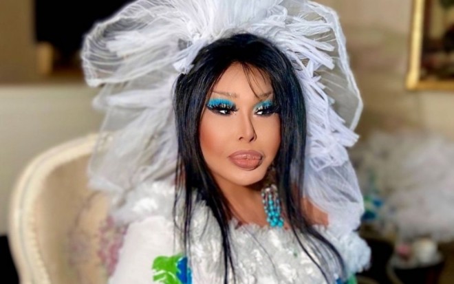 Bülənt Ərsoya qızıl kəmər hədiyyə edilib - foto