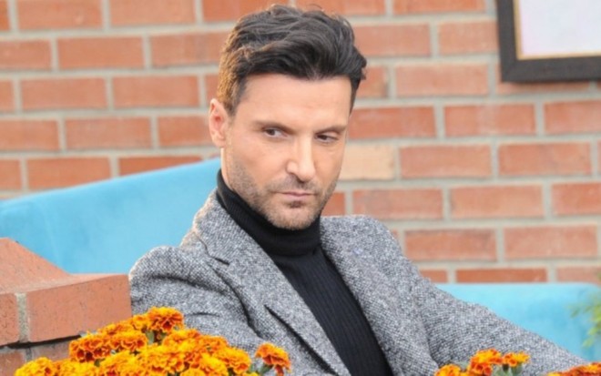 Müğənni qoz yığarkən ağacdan yıxılıb - foto