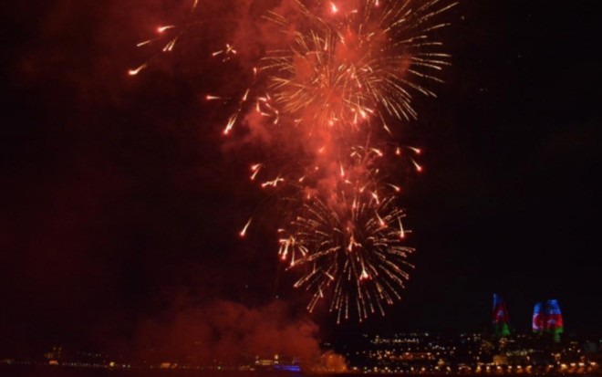 Zəfər Günü münasibətilə konsert və atəşfəşanlıq olub - foto
