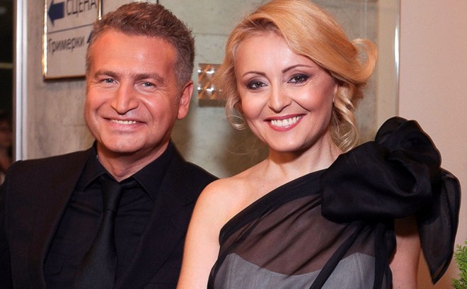 Əməkdar artistlər ölkəni tərk edib