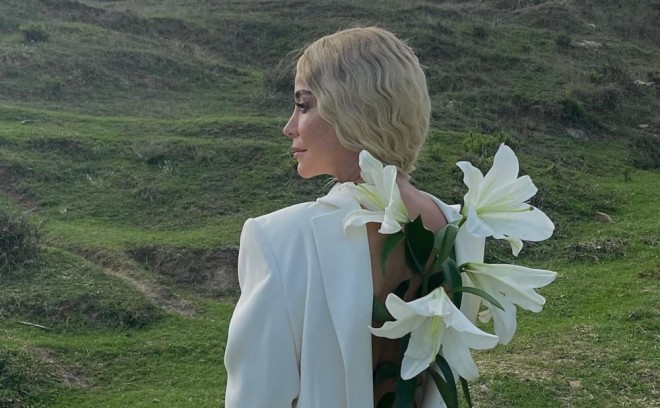 İradə "Bir bahardır" mahnısını ekranlaşdırıb