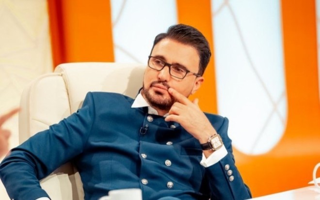 Nadir oğlu Əzizi tənqid atəşinə tutub