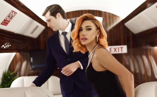 Röya yeni fotosessiya etdirib
