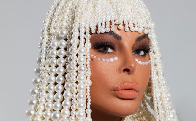 Aygün fərqli obraza girdi - foto
