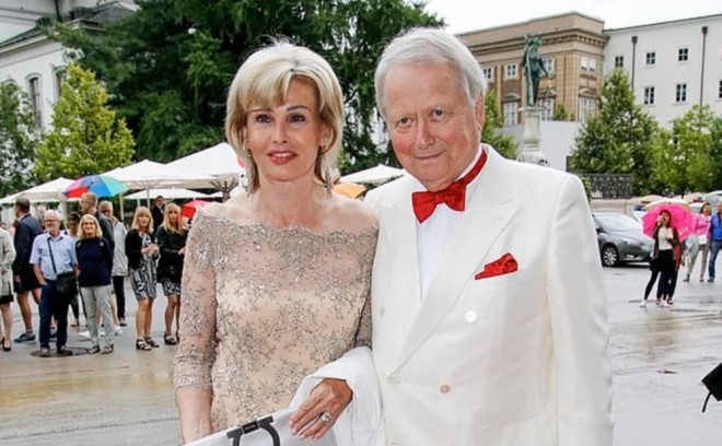 Milyarder 79 yaşında  həyat yoldaşından boşanır