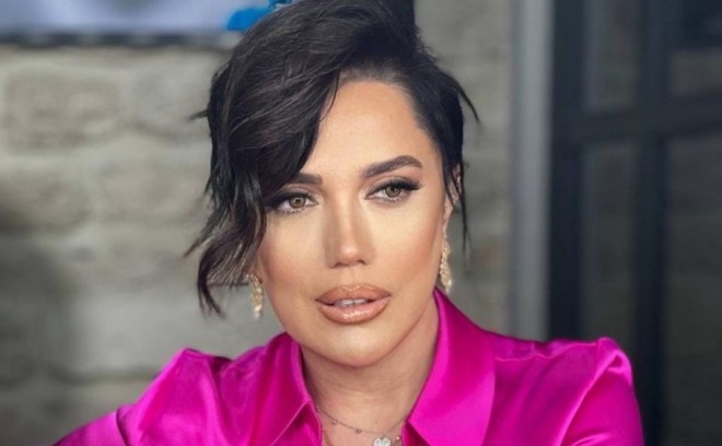 Əməkdar artist qızları ilə - foto