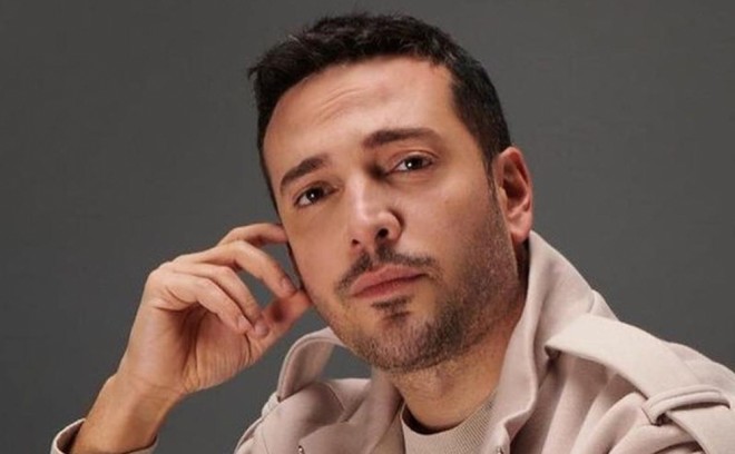 Müğənni çənəsini sərtləşdirdi-foto