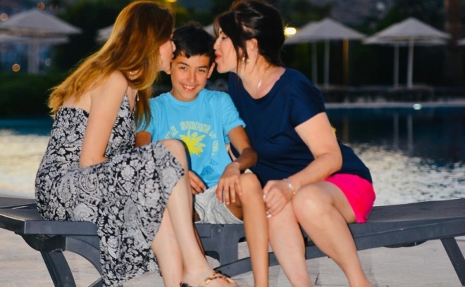 Əməkdar artist Sənubər İsgəndərli nəvəsi ilə bağlı paylaşım edib - foto