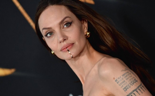 Ancelina Coli yeni biznesə başlayıb
