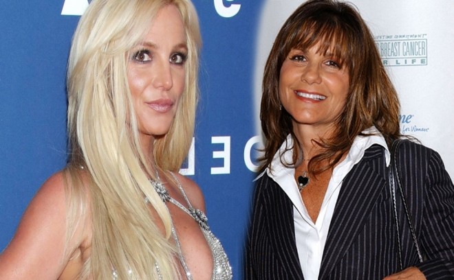 Müğənni 3 ildən sonra anası ilə görüşüb
