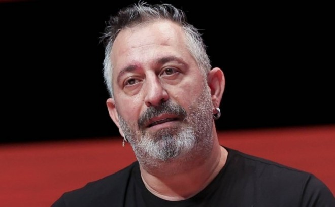 Cem Yılmaz da pensiyaçı oldu 