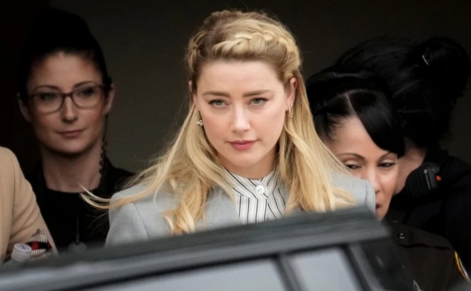 "Alov içində"nin premyerasına qatılıb-foto