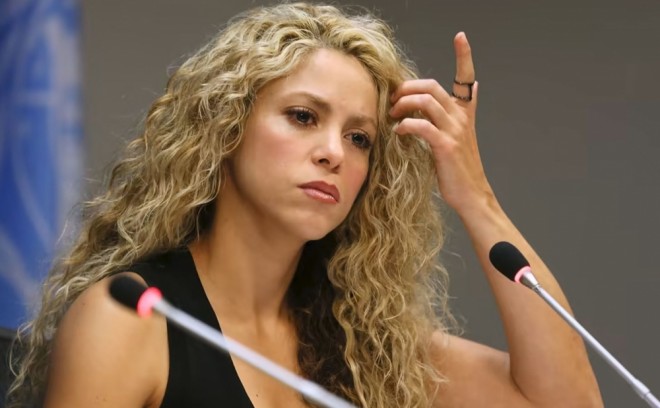 Şakira vergidən yayınıb