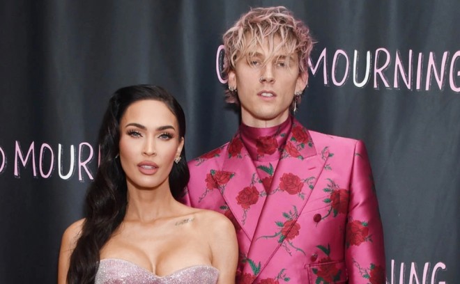 Model müğənni ilə ailə qurmağa hazırlaşır
