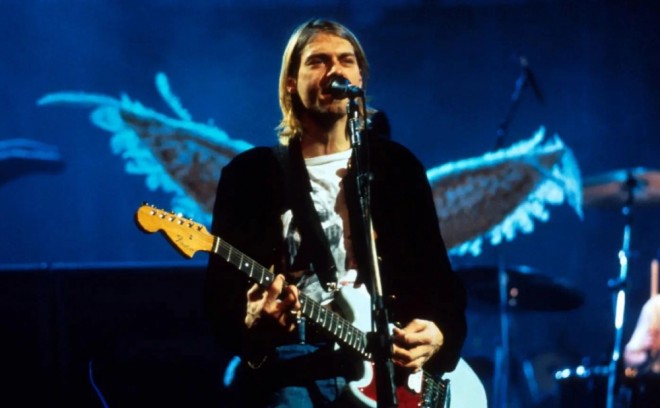 Kurt Kobeynin gitarası hərraca çıxarılır