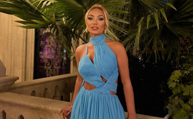 Nura müğənniləri müdafiə edib