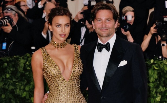 Model aktyor ilə gəzərkən görüntülənib-foto
