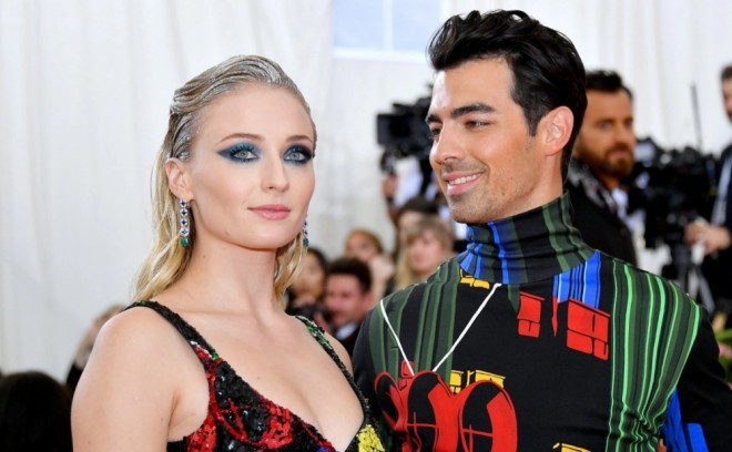 Aktrisa keçmiş ərini məhkəməyə verib