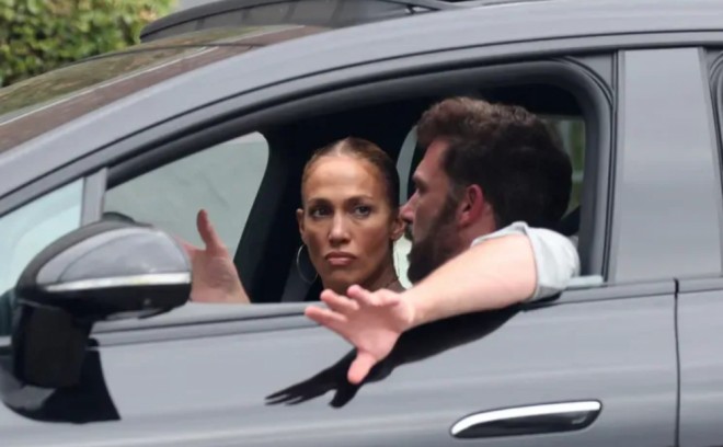 Cennifer Lopezlə əri yol getmir  