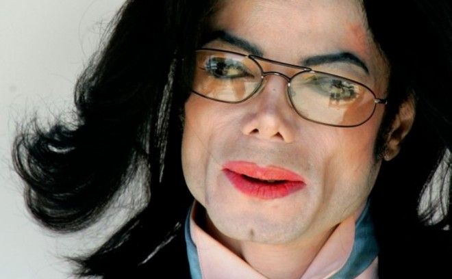 Maykl Ceksonun gödəkçəsi satılır-foto
