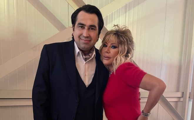 Küsülü olan müğənnilərin səmimi fotosu