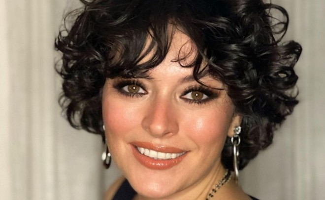 Aktrisa İspaniyadan ev alıb