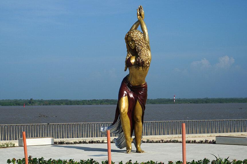 Şakiranın abidəsi