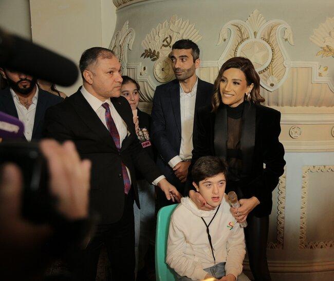 “Vaxt bəlkə də tez keçir”